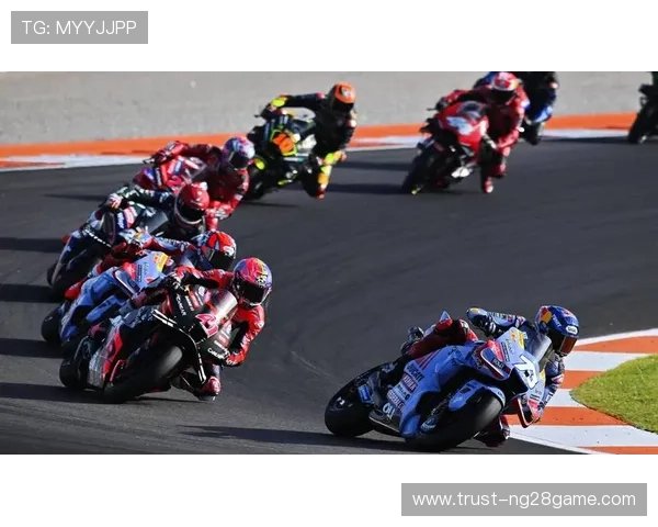 MotoGP最新赛季激烈对决精彩瞬间全程回顾