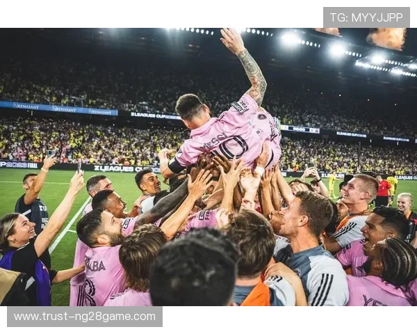 梅西加盟迈阿密国际首秀震撼全场 带领球队逆转赢得首场胜利