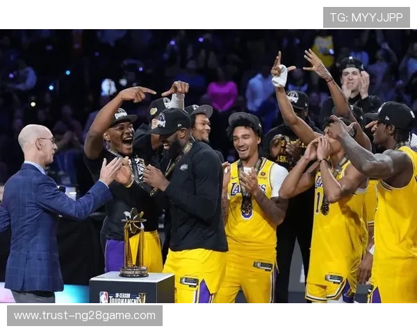 湖人队新赛季展望：詹姆斯与戴维斯携手冲击总冠军的必胜之路