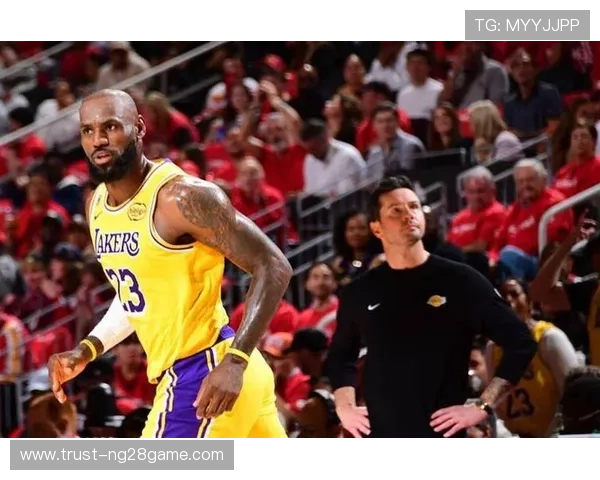 湖人双星状态回暖季后赛前景提升球迷热议阵容调整